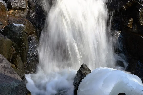 Cachoeira durante o inverno — Fotografia de Stock