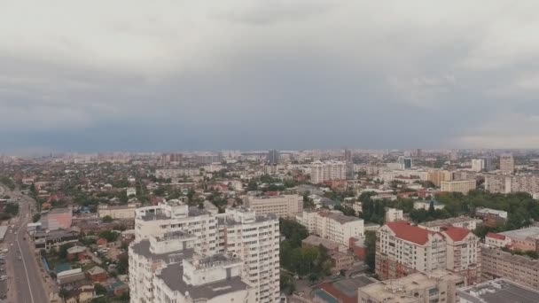 从俄罗斯克拉斯诺达尔市鸟瞰图 — 图库视频影像