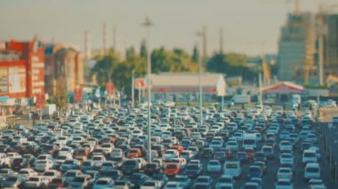Tilt-Shift. Alışveriş merkezi önünde araçlık otopark