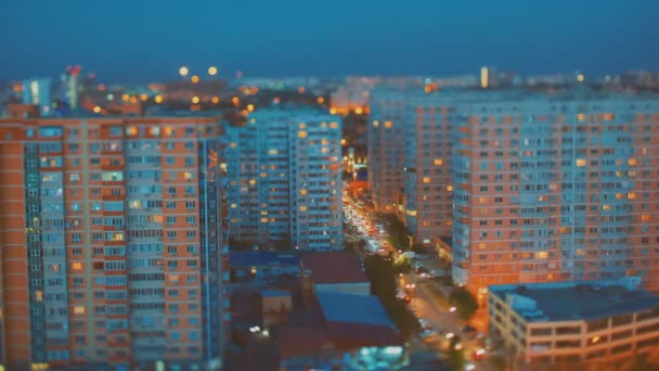 Tilt-Shift widok na światła miasta nocą — Wideo stockowe