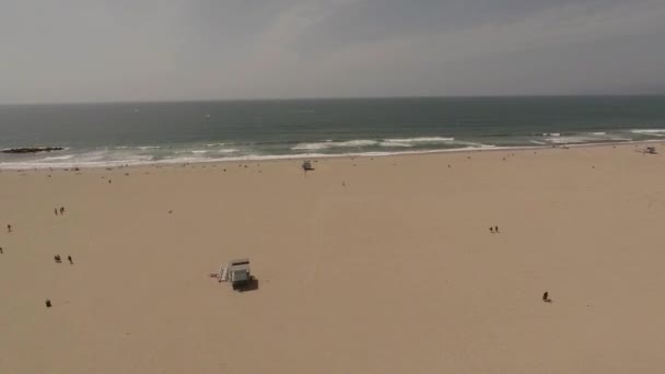 Foto aerea di Santa Monica e della spiaggia di Venezia, Los Angeles California — Video Stock