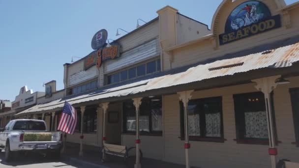 Steadicam restoran eski şehir Templeton California . — Stok video