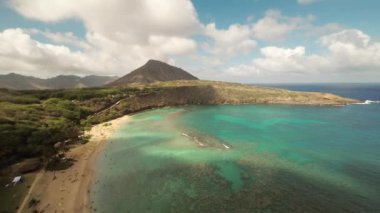 Hava ateş Huilua göl Kahana Bay Beach Park '. Honolulu. Hawaii.