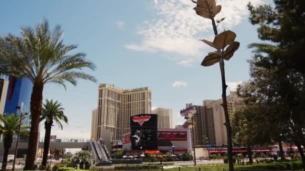 Steadicam. A rua no centro da cidade de Las Vegas — Vídeo de Stock