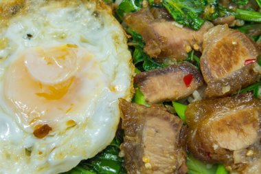 Tay gıda - Stir fry gevrek domuz Kale (Kana Grob Moo ile)