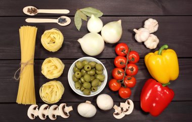 Makarna için İtalyan tarifi için malzemeler bir dizi