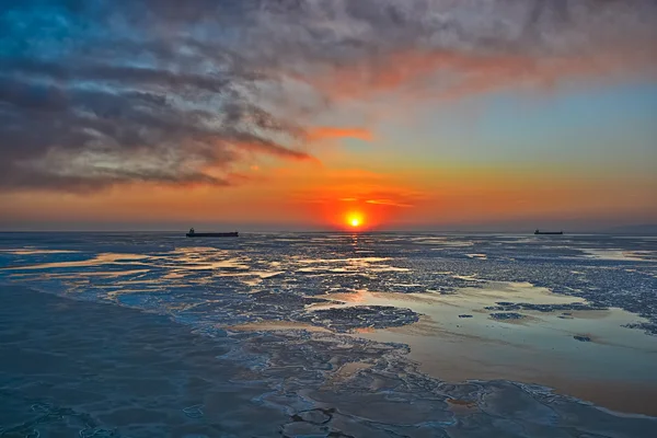 Ledové tříště v západu slunce — Stock fotografie