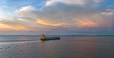 Konteyner nakliye gemisi