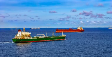Singapur Boğazı petrol supertankers