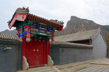 Çin askeri kışlada ağ geçidine