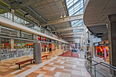 Sadece alışveriş merkezi iç açma