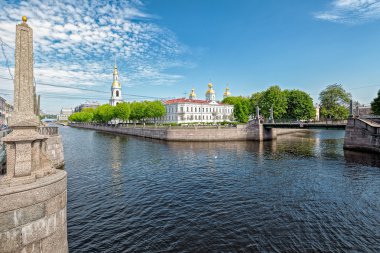 Kanal köprüler ve St Nicholas deniz Katedrali