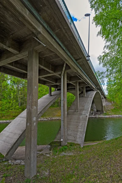 Vaaksy 周辺の運河を橋します。 — ストック写真