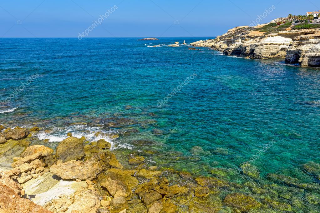 Middellandse Zee kust van Cyprus — Stockfoto © Igor-SPb ...