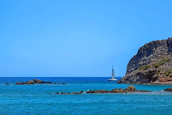 Barco à vela no porto de Elounda — Fotografia de Stock