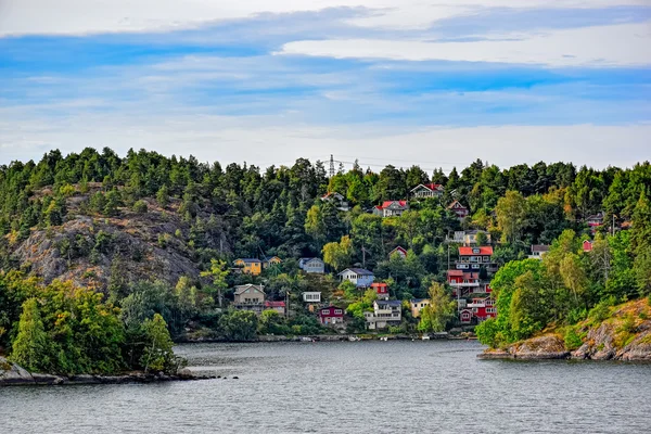 Mała wioska szwedzki przedmieściach Sztokholmu — Zdjęcie stockowe