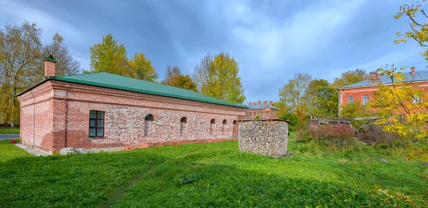 Güneşli Bir Sonbahar Gününde Eski Ladoga Bakire Manastırı Nın Bölgesinde — Stok fotoğraf