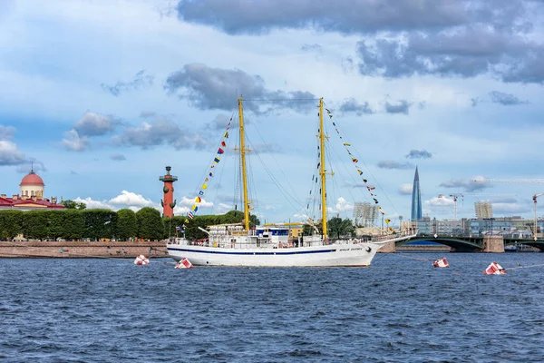 Petersburg Russia Jul 2021 Training Sailing Ship Yunyi Baltiets Moored — Stock Photo, Image