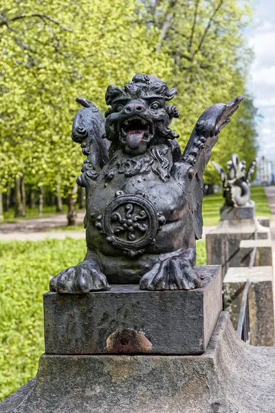 Estatua alada de bronce — Foto de Stock