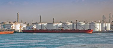 Petrol supertanker yükleme