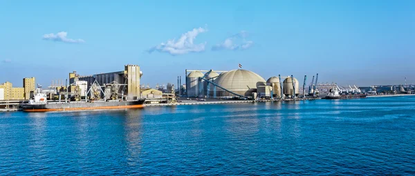 Elevators and grain loading on the vessel — Φωτογραφία Αρχείου