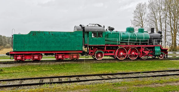 Velha locomotiva a vapor . — Fotografia de Stock