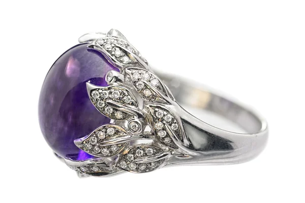 Ring of white gold with amethyst and diamonds — Stock Photo, Image