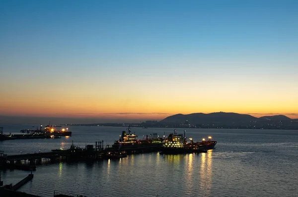 Haven zicht bij zonsondergang — Stockfoto