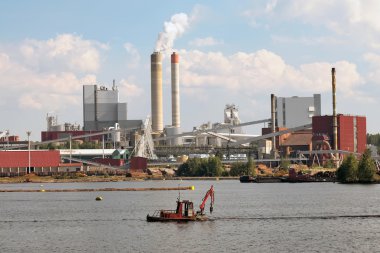 Nehir kenarında papermill