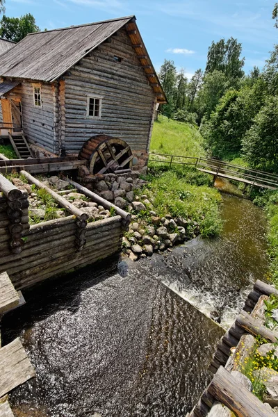Ancien moulin à eau — Photo
