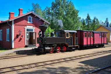 Dar hat buharlı tren.