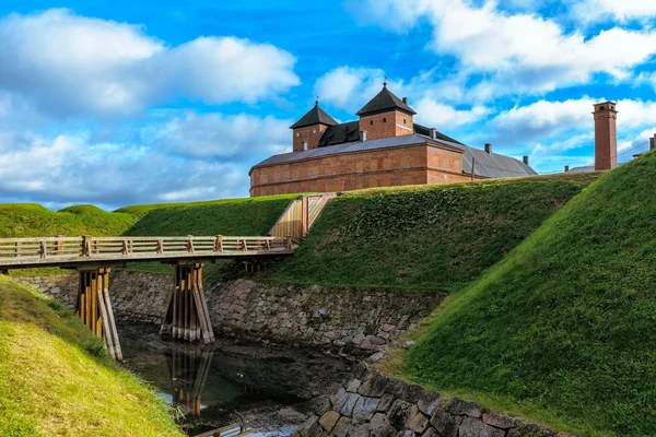 Medeltida slott på hösten — Stockfoto