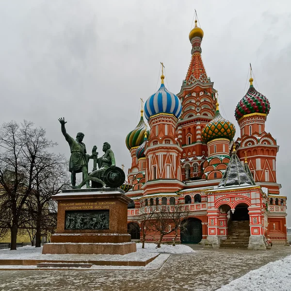 St. Basil Cathedral on winter in Moscow, Russia — Stock Photo, Image
