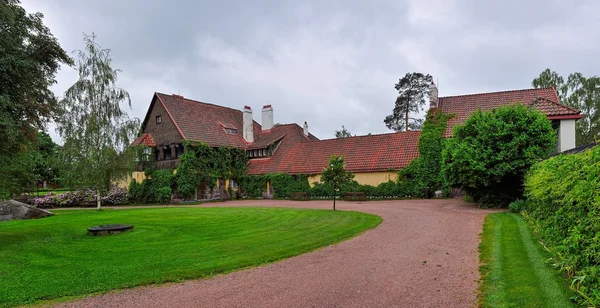 Edifício principal da mansão Hvittrask, Kirkkonummi, Finlândia — Fotografia de Stock