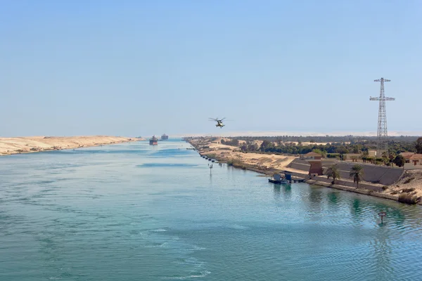 Navi nel canale di Suez — Foto Stock