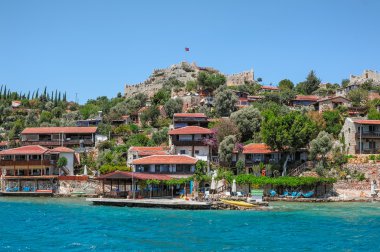 Antik kale tepe üzerinde