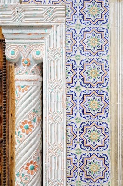 アラビア風セラミック壁の装飾 — ストック写真