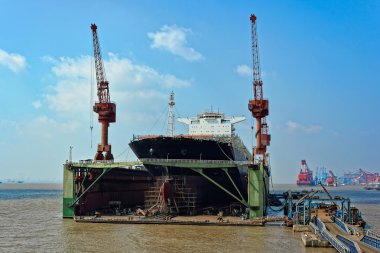 Kargo gemisi bakım yüzer iskele