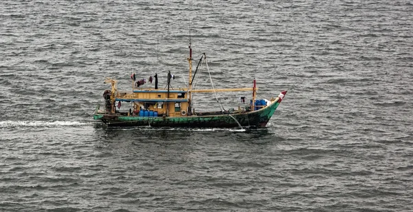 Commercial fishing trawler boat — Stock Photo, Image