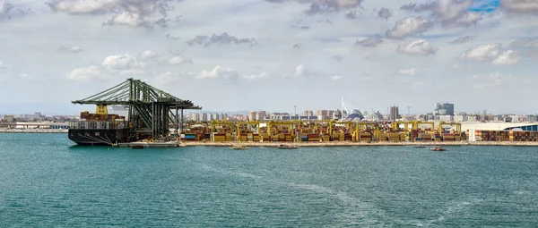 Porto comercial de Valência, Espanha — Fotografia de Stock