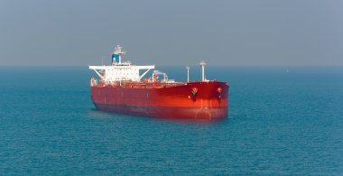 Tanker, çapa Singapur Boğazı