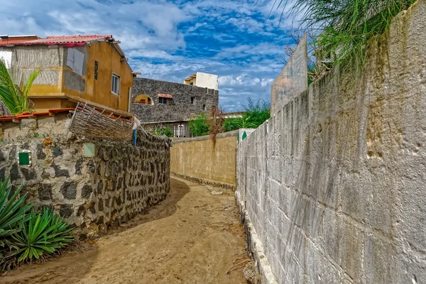 Narrow street of african village — Stock Photo, Image