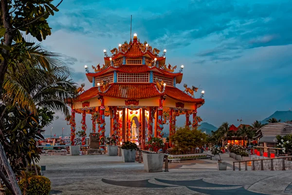 Kinesiskt tempel på Koh Loi — Stockfoto