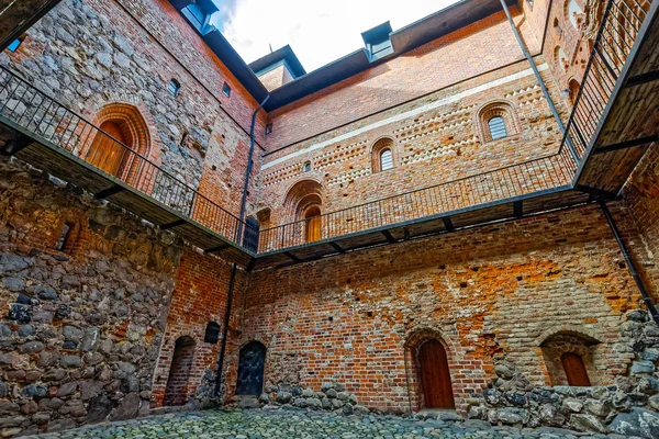 Cortile interno del castello medievale — Foto Stock