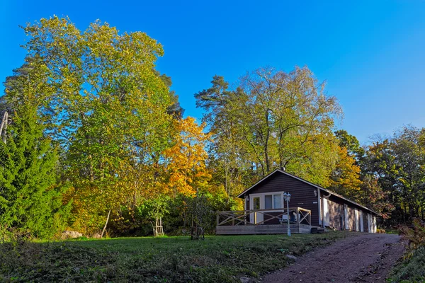 Rodinné přátelské útulný domek — Stock fotografie