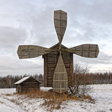 eski ahşap fırıldak