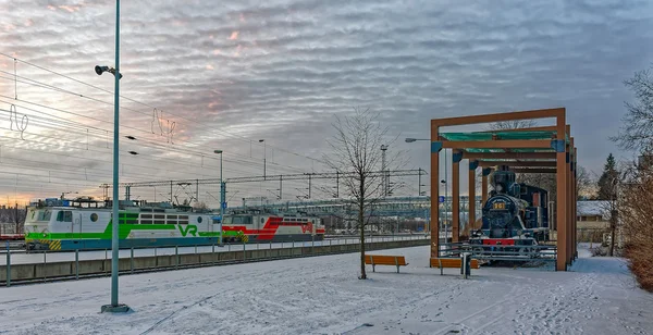 Locomotieven op het station aan winter — Stockfoto