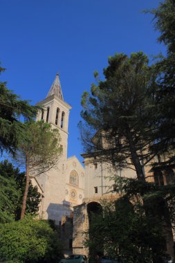 Katedral çan kulesi