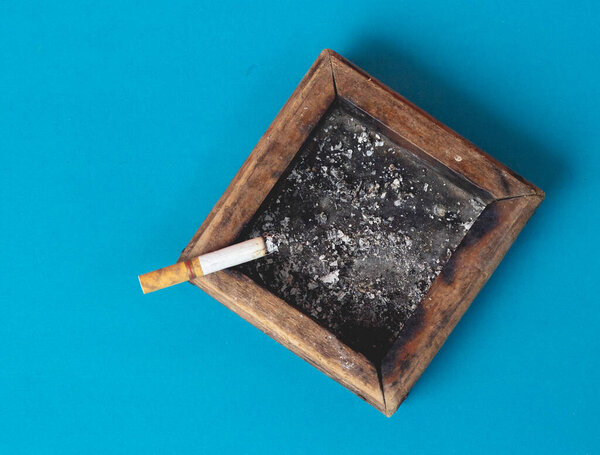 фото оборудования из дерева с классическими и очень творческими формами. Очень хорошо подходит для продвижения товаров, услуг и мероприятий, связанных с деревообработкой. идеально подходит для работы из дома