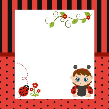 Büyük parça kağıt ile mutlu bebek